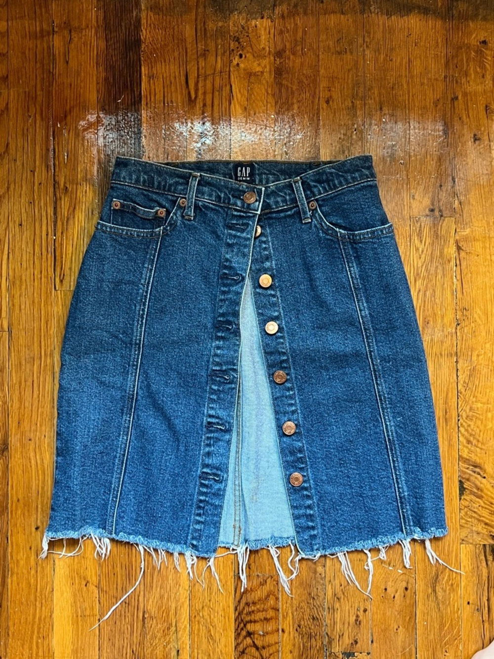 GAP Dark Blue Button-Front Denim Skirt with Frayed Hem